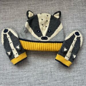 Mini Boden Gray and Yellow Badger Hat and Mittens